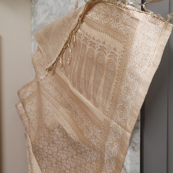 Gold Silk & Lame Table Runner - Picture 7 of 9